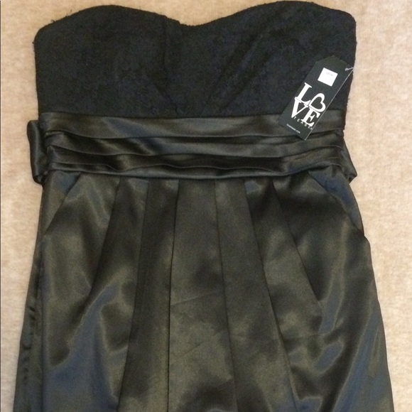 Dress - Picture 2 of 8