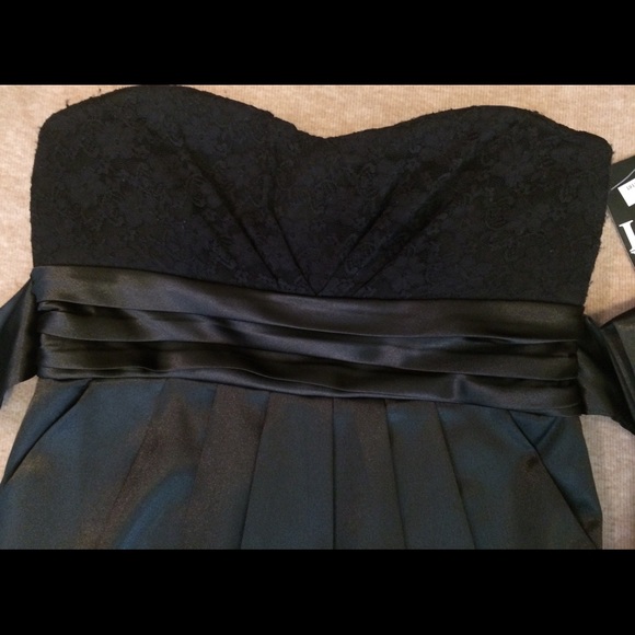 Dress - Picture 6 of 8