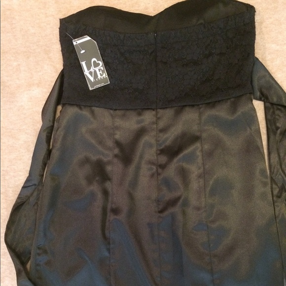 Dress - Picture 7 of 8