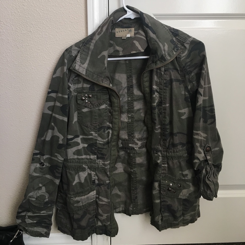 Army Green Camo Jacket Size Small