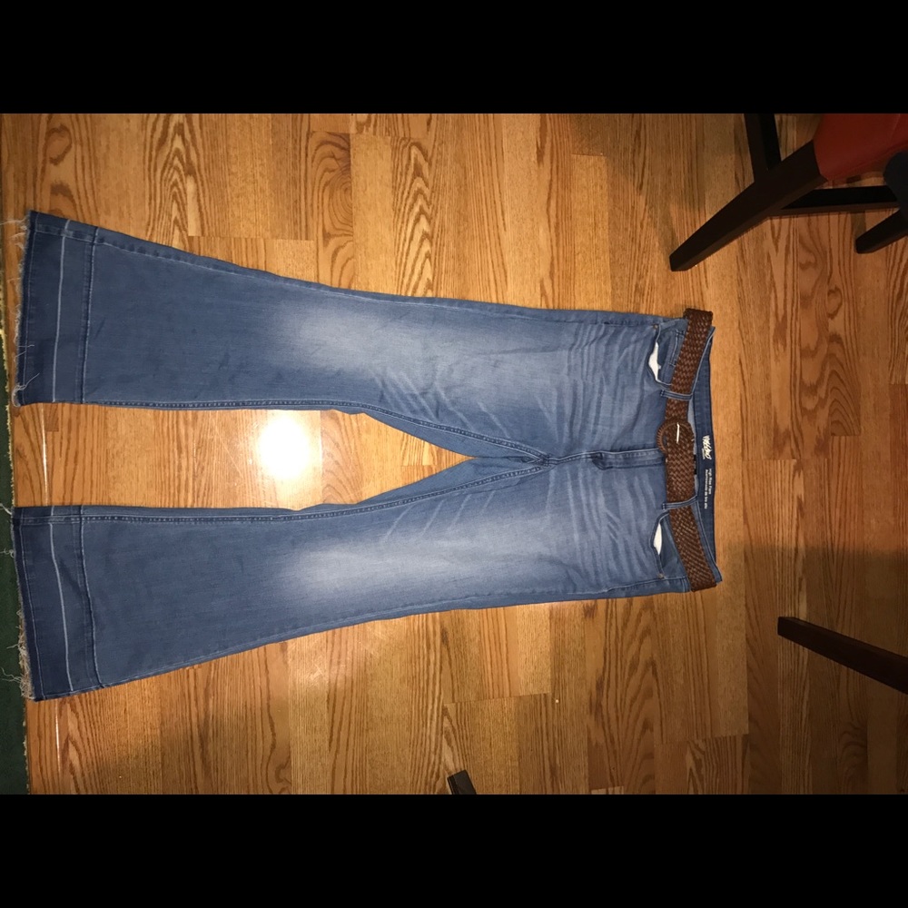 Bell bottom Jeans with Belt