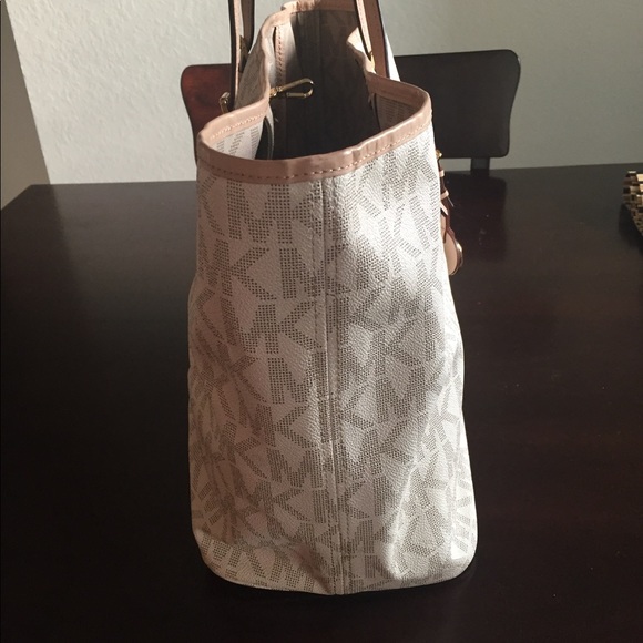 Michael Kors large tote - Picture 3 of 5