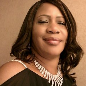 Meet your Posher, Cynthia