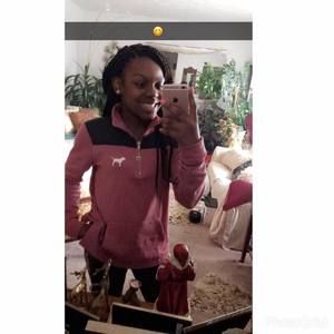 Meet your Posher, Mia