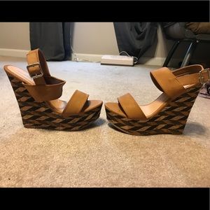 Cute wedges, never worn!