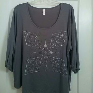 NWOT Gray 3/4 Sleeve Embellished 4X Top