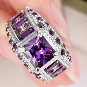 Gorgeous White Gold Plated Amethyst Ring
