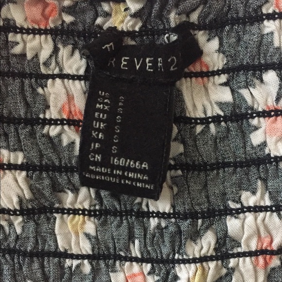 ❗️SOLD❗️Forever 21 black floral daisy jumpsuit - Picture 5 of 7