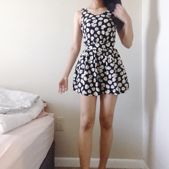 ❗️SOLD❗️Forever 21 black floral daisy jumpsuit - Picture 7 of 7