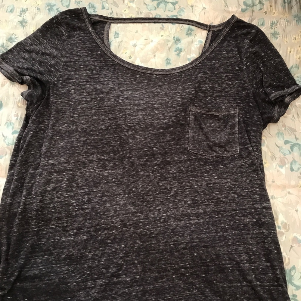 American Eagle open back gray pocket tee