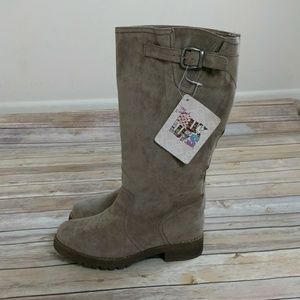 Muk Luks Taupe Boots Sz 6