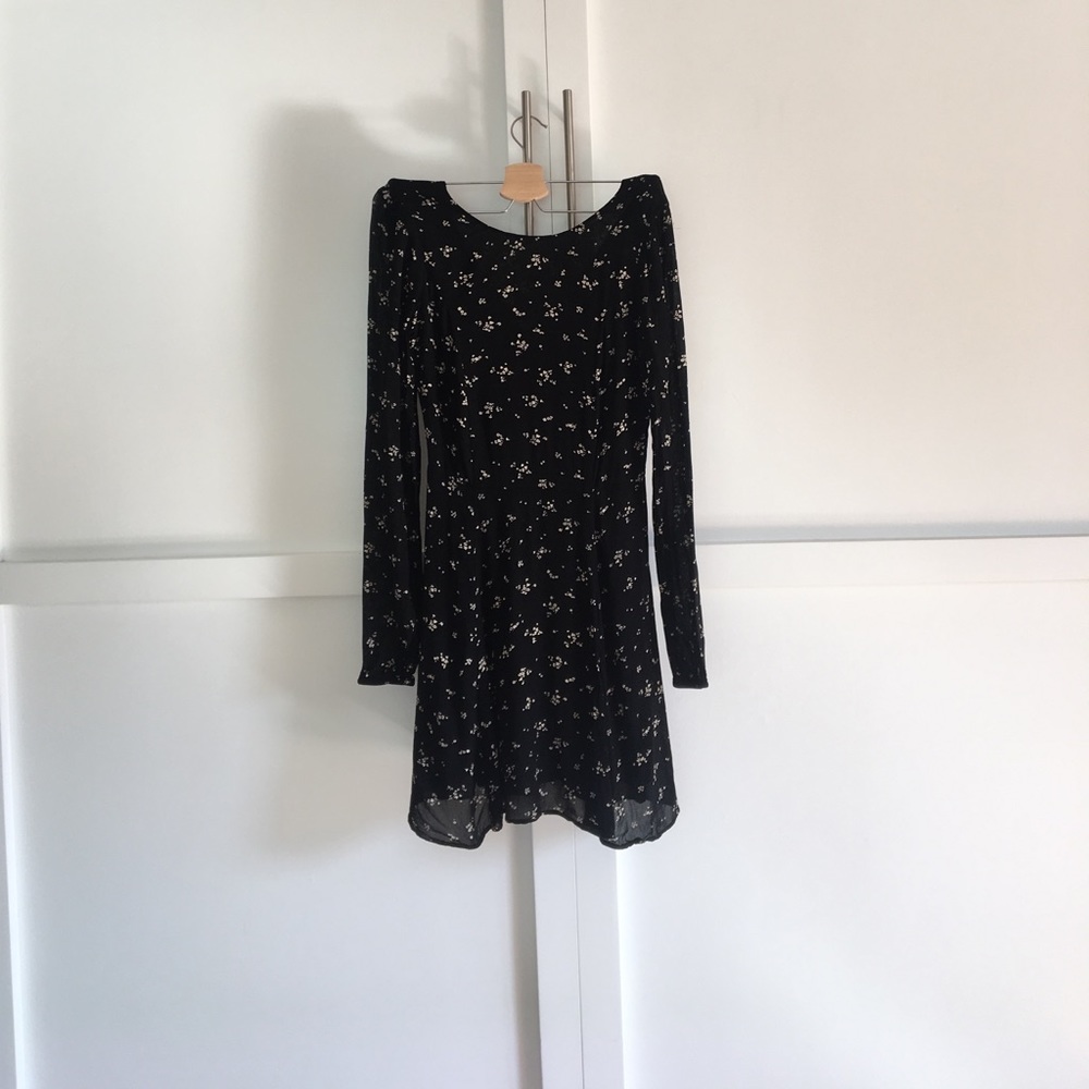 Gorgeous long sleeve black/flower printed dress
