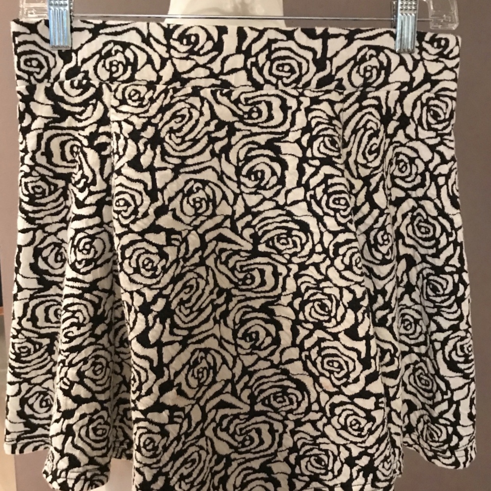 H&M Divided Floral Print Skirt