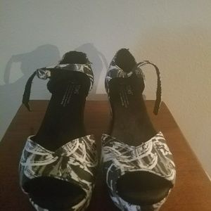 Women Tom 1 inch heels