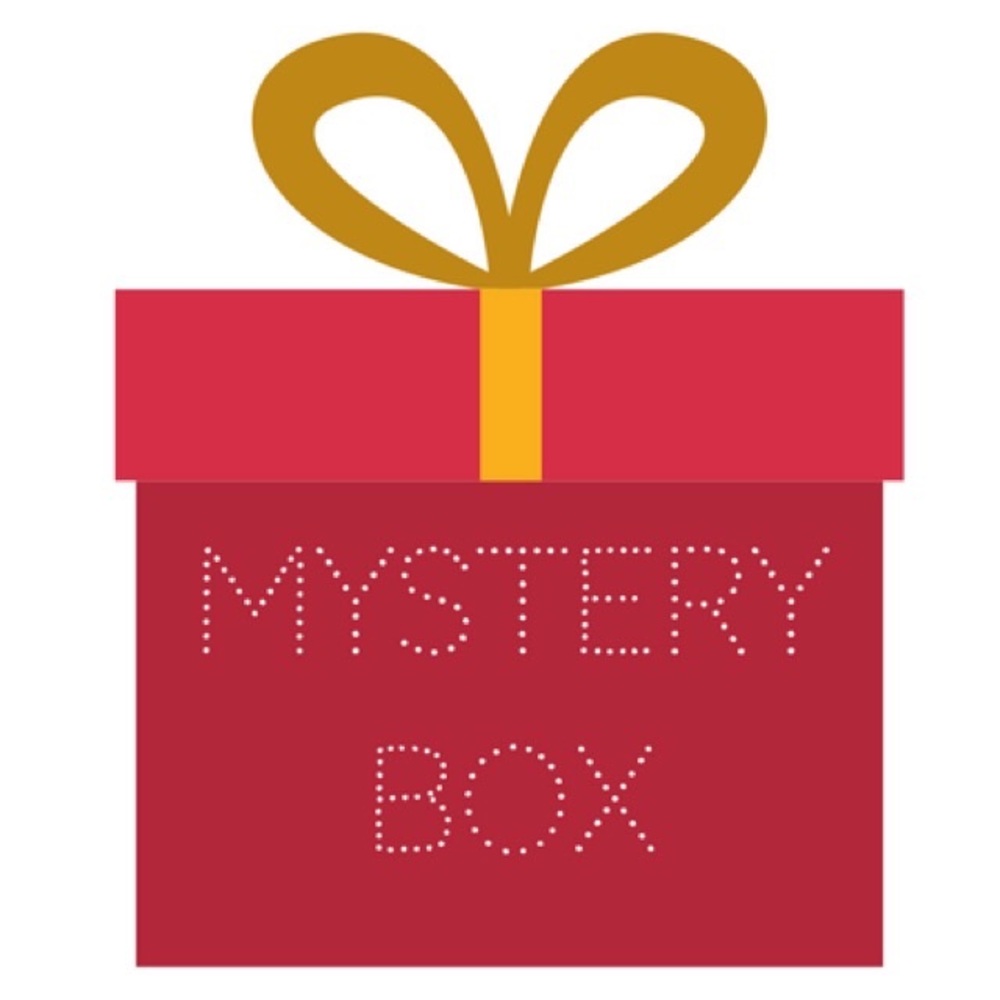 🌻Mystery box 🌻 12 items included! 🛍