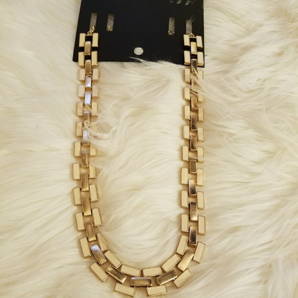 Chic Gold and Cream H&M Necklace - Picture 1 of 3