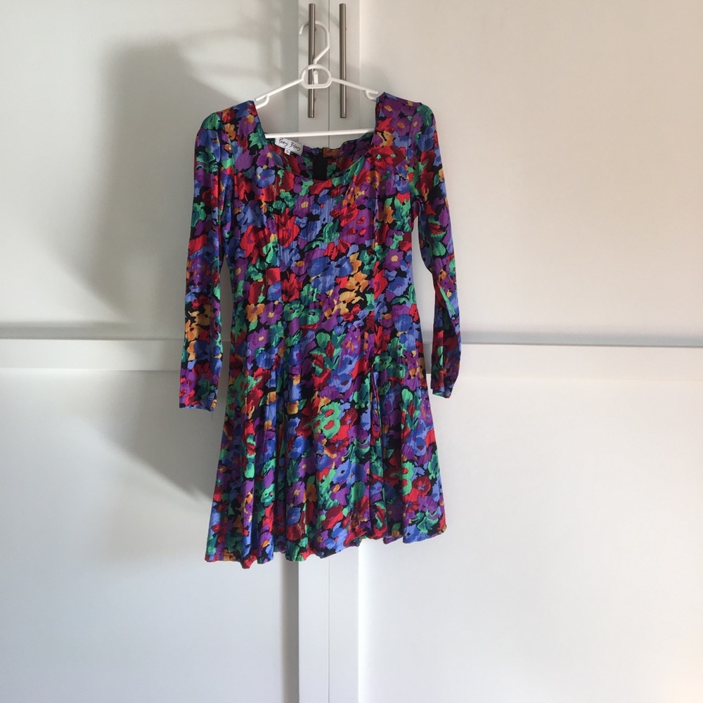 Vintage floral dress!