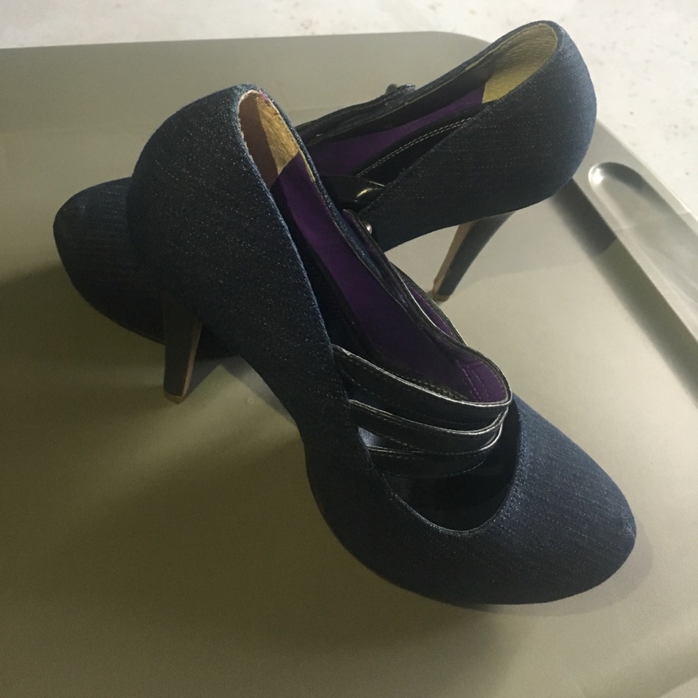 Heels brand new