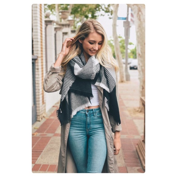 Last One😳😳Super Soft Blanket Scarf - Picture 2 of 4