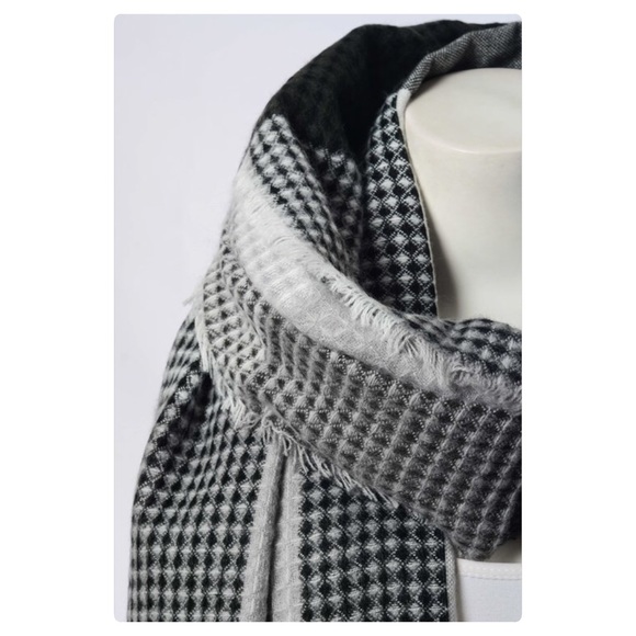 Last One😳😳Super Soft Blanket Scarf - Picture 4 of 4