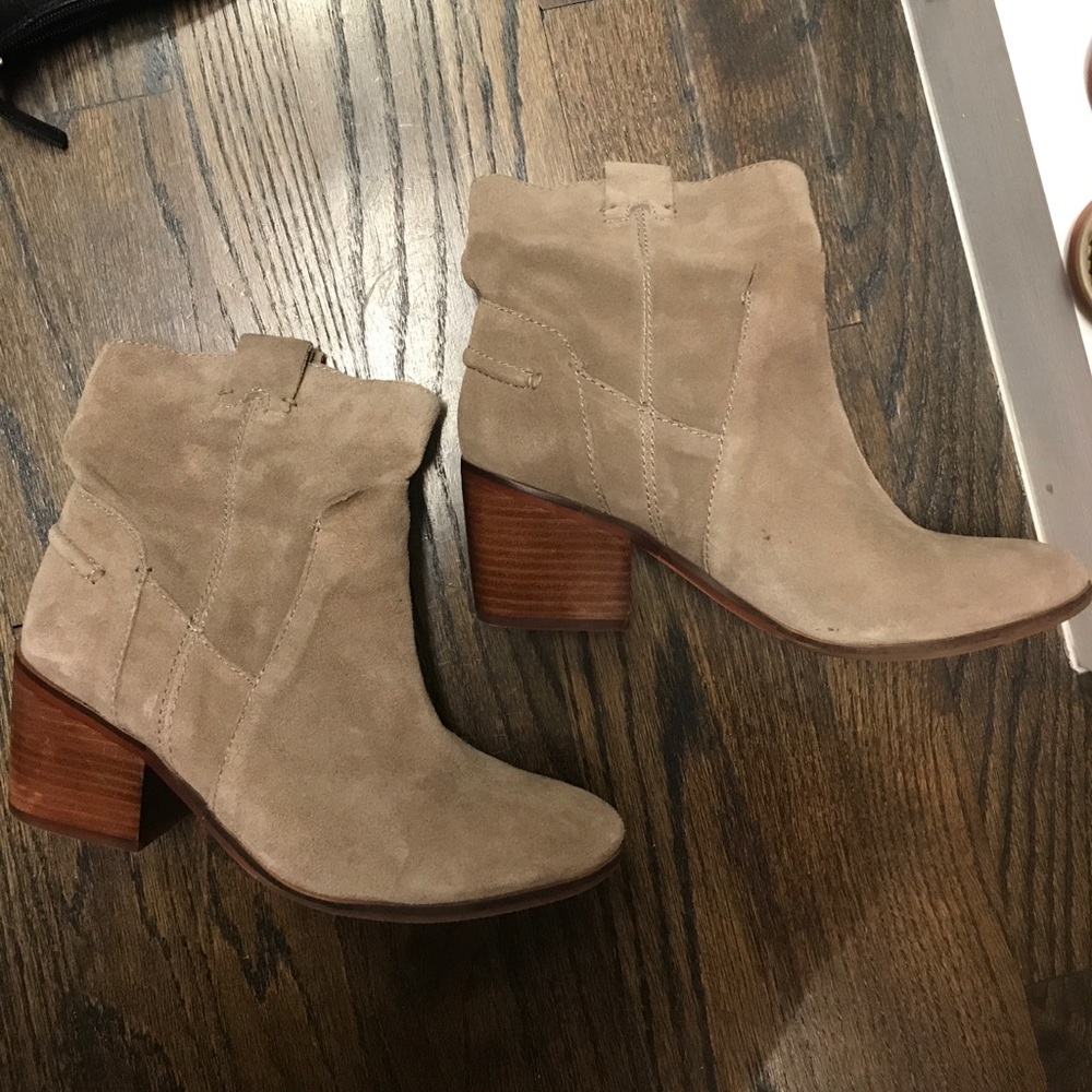 Vince Camuto Bootie