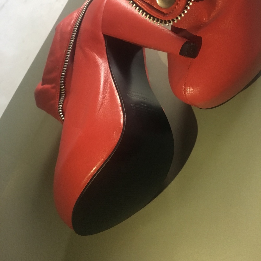 Heels - Picture 2 of 4