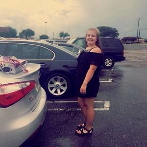 Meet your Posher, Abby