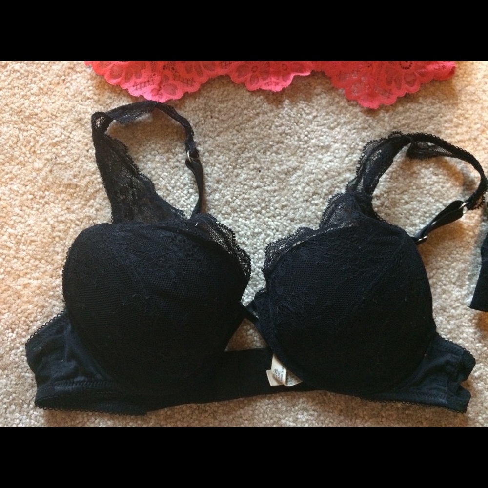 Bras - Picture 4 of 5