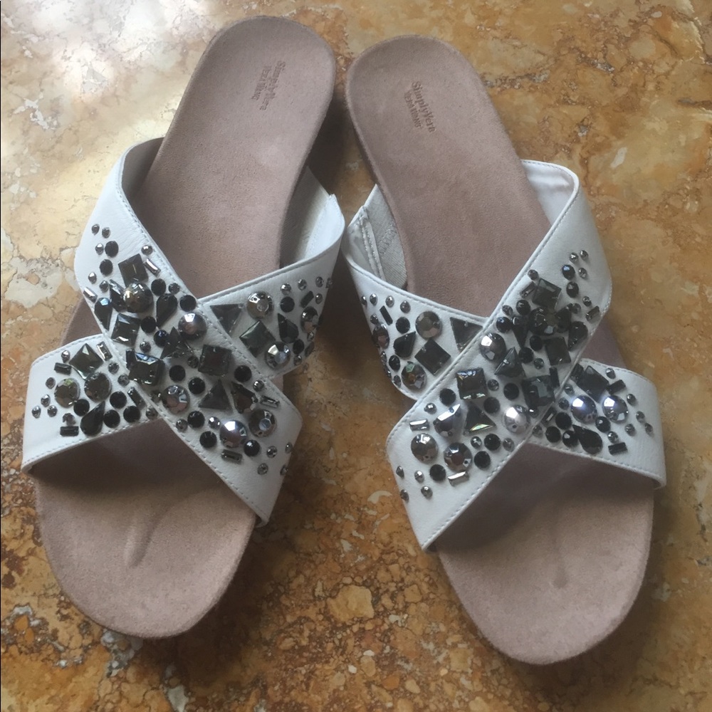 Vera Wang Simply Vera supercomfy/charcoal crystals