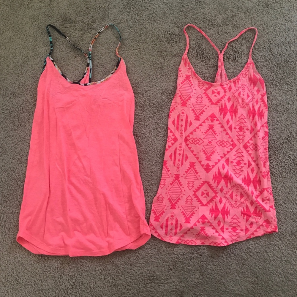 VS PINK TANK TOPS LIKE NEW!
