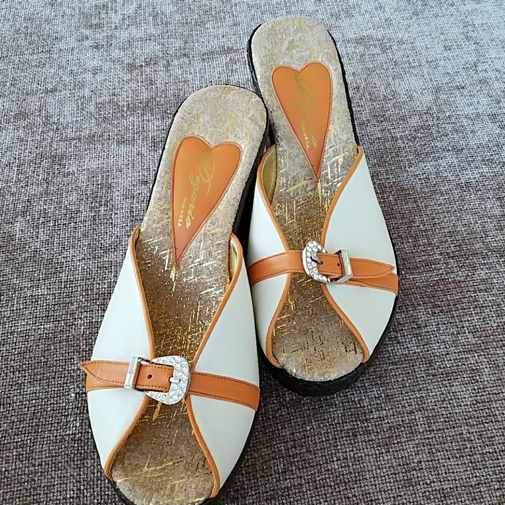 Degario wedge NWOT