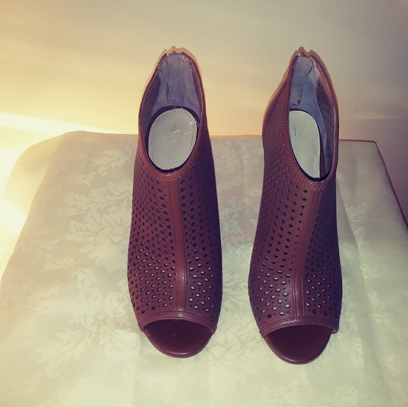 Banana Republic Shoes - Banana Republic booties