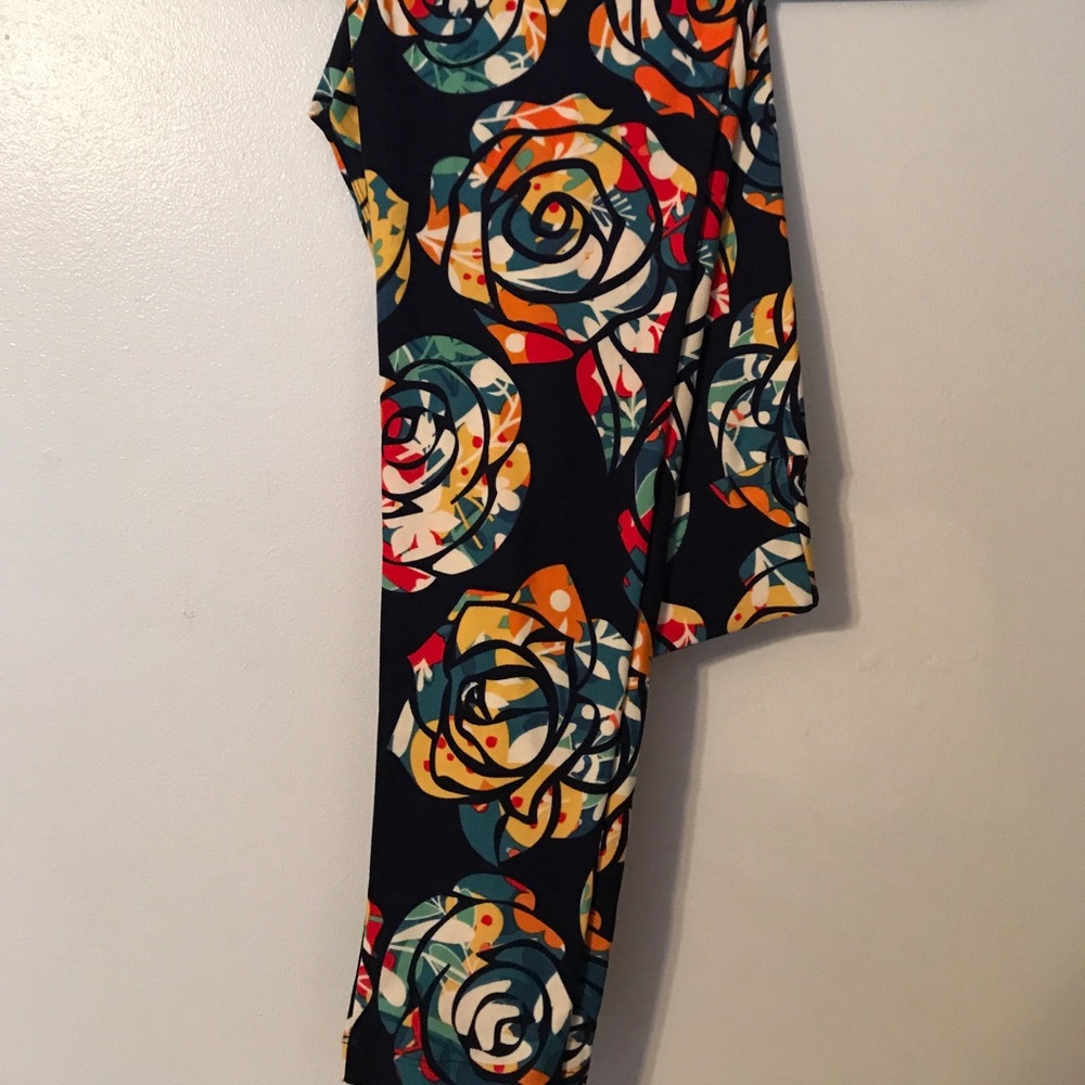 Brand new w/out tags LuLaRoe Curvy leggings!