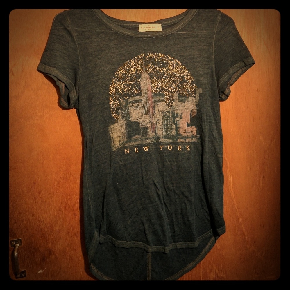 Cute A&F top