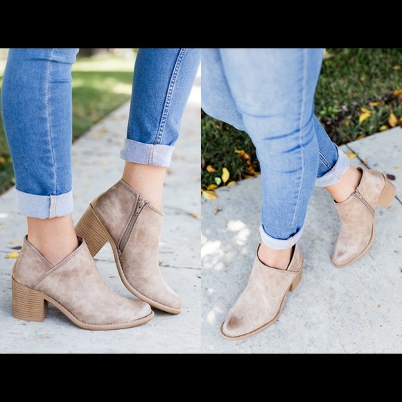 Shoes - Taupe v-cut closed toe heel bootie