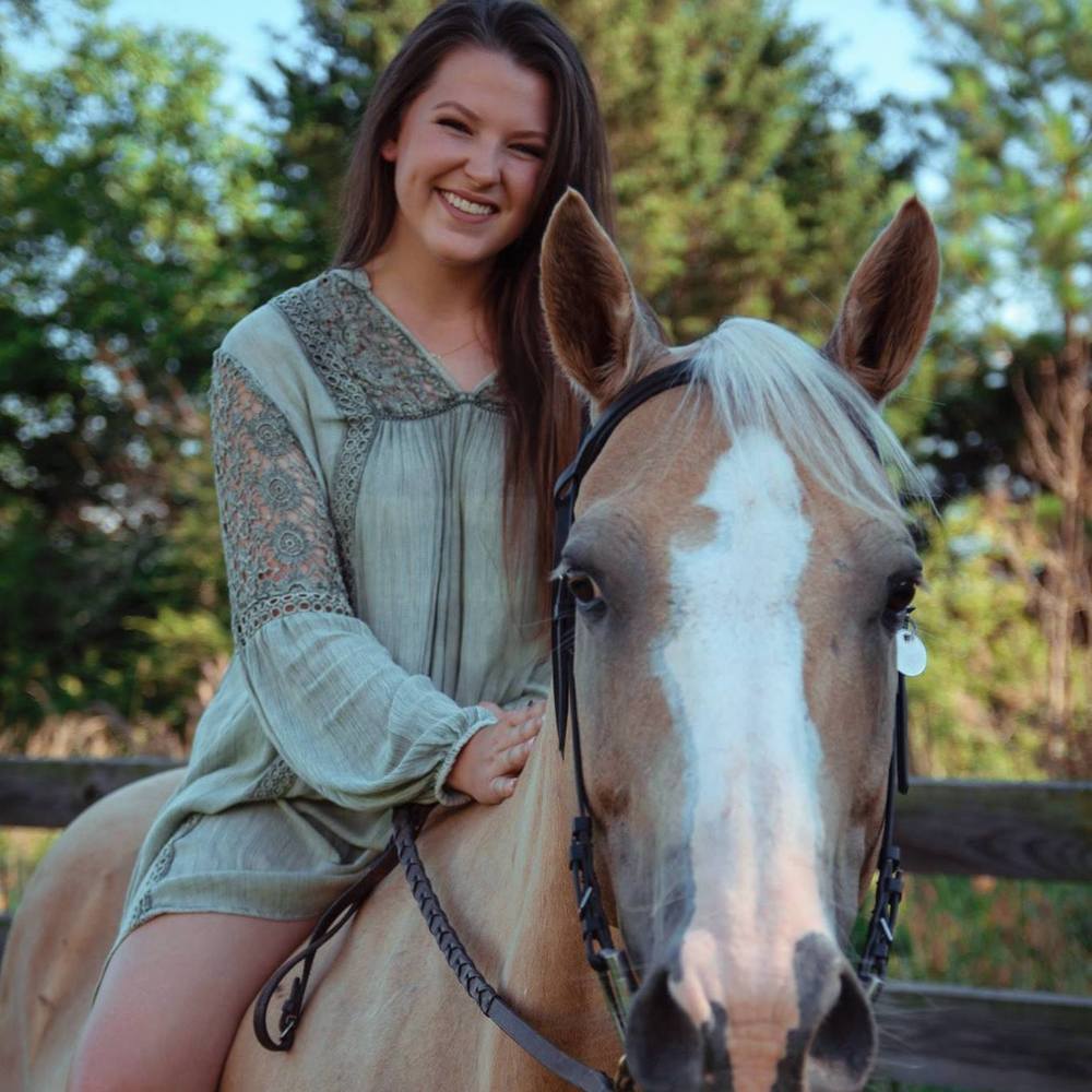 Meet your Posher, Victori