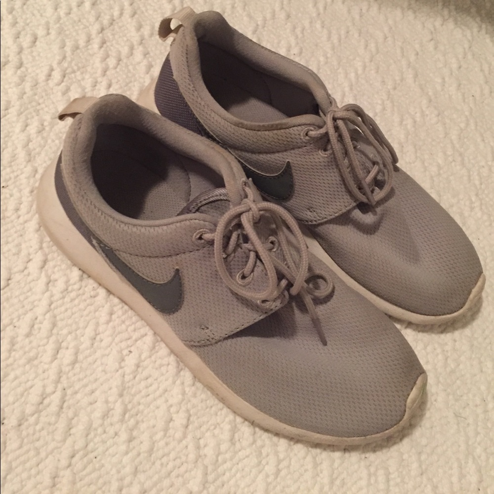 Rare grey Nike Roshes