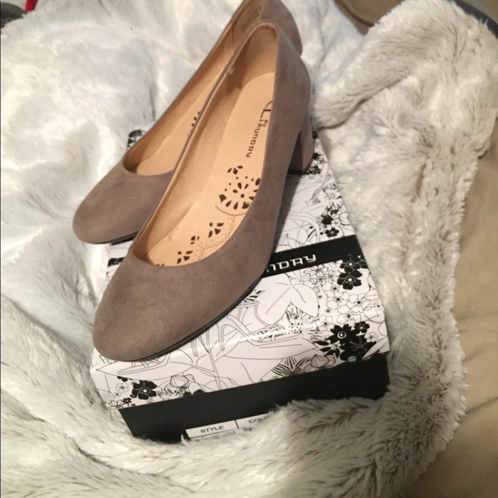 ❤️CL by Laundry Ada styled Heel in dark taupe❤️