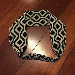 Black and white headband
