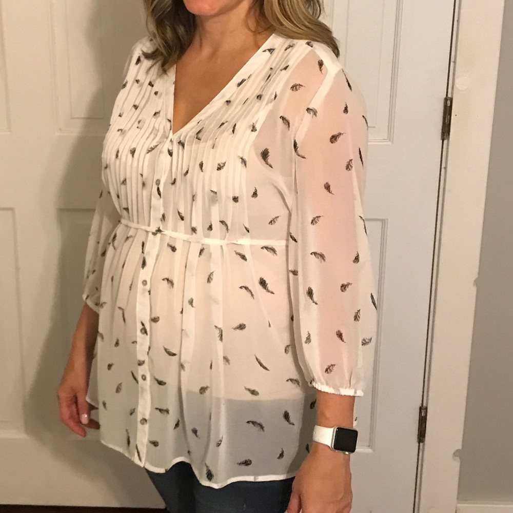 A Pea in the Pod sheer white maternity shirt, Med.