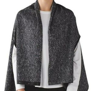 Lululemon Vinyasa Wrap/Scarf in Jacquard black