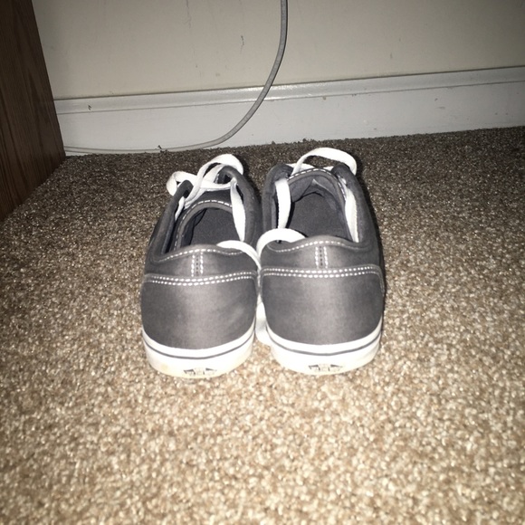 Vans - Picture 3 of 3