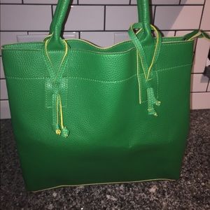 Green tote bag