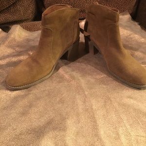 Minnelli suede booties, gently worn