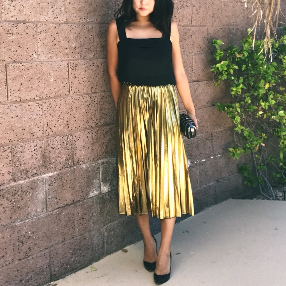 Gold Foil Pleated Midi Skirt - Picture 4 of 8