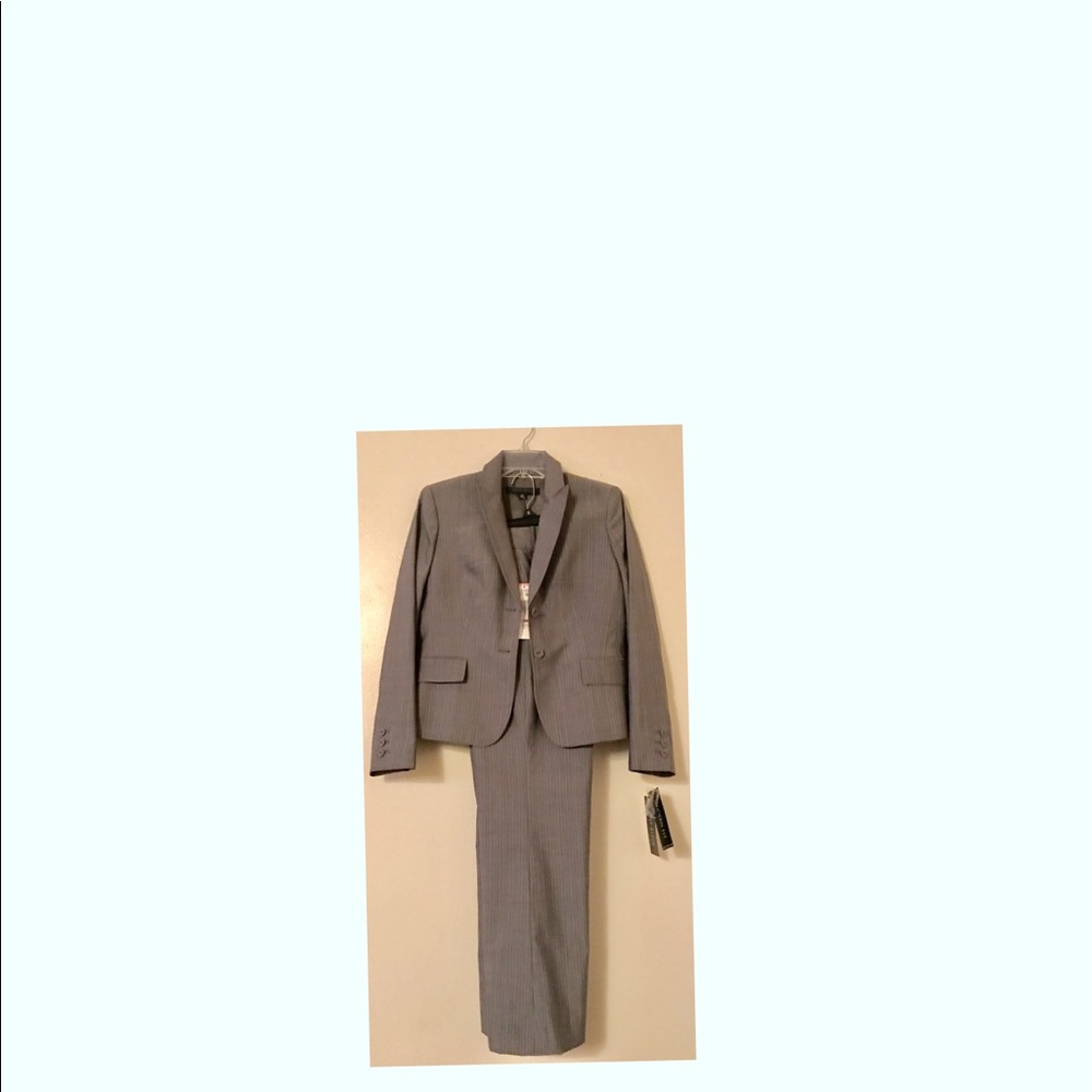 Petite Madison Park Pinstripe Suit
