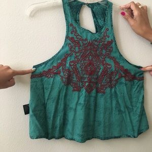 Patterned short top