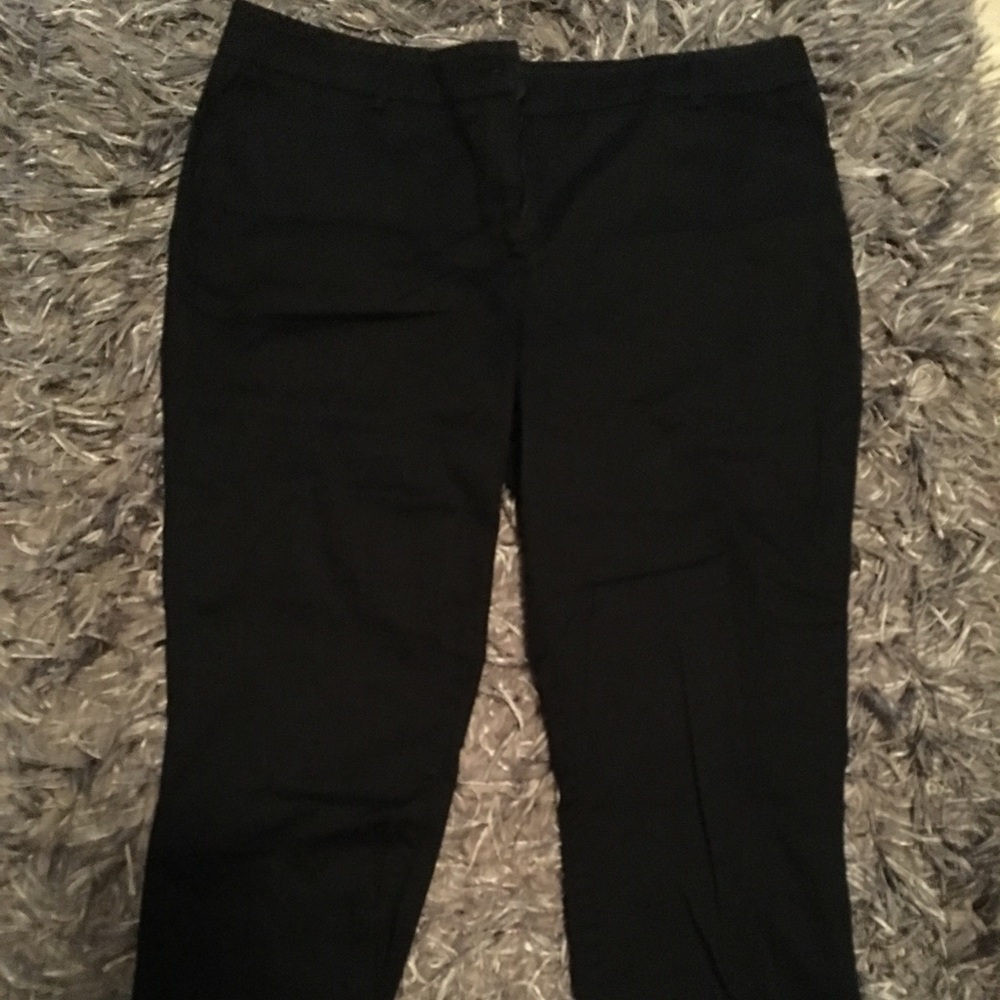 New York and Company Straight Leg Capri Pants