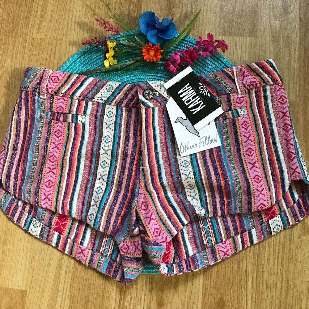 AZTEC PRINT SHORTS NWT 🌀🎀🌸