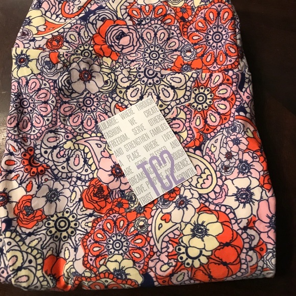 LuLaRoe Pants - LulaRoe TC2 Leggings